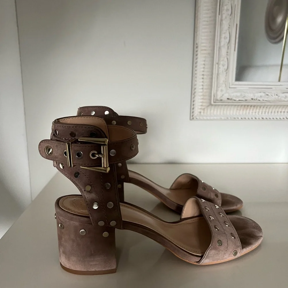 Vince Camuto Rock Stud inspired block heel - Picture 8 of 8